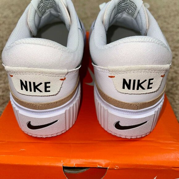 Nike Women's Court Legacy Lift Platform Sneakers Shoes DM7590-100 Size 9.5 (New) - Picture 9 of 16